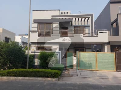 10 MARLA HOUSE AVAILABLE FOR RENT Phase 2 A Block Citi Housing Gujranwala