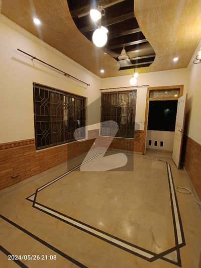 جی ۔ 11 اسلام آباد میں 5 کمروں کا 8 مرلہ مکان 2.1 لاکھ میں کرایہ پر دستیاب ہے۔