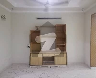 Stunning 5 Marla Lower Portion In Johar Town Available