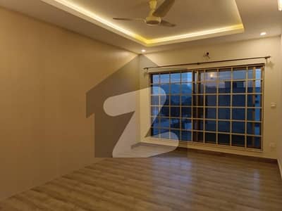 1 KANAL UPPER PORTION AT A BEAUTIFUL LOCATION IN BAHRIA TOWN RAWALPINDI NEAR MASJID PARK And COMMERCIAL