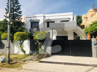 3 Bed 10 Marla Double Story House is available for rent in Askari 7
