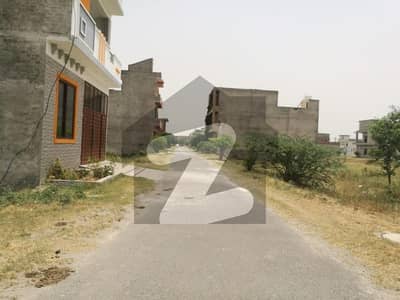سادات کوآپریٹو ہاؤسنگ سوسائٹی (کالج ٹاؤن) لاہور میں 9 مرلہ رہائشی پلاٹ 78.0 لاکھ میں برائے فروخت۔