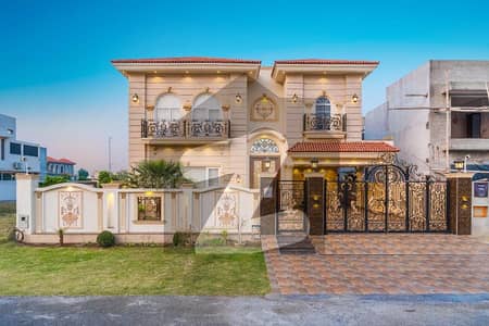 1 KANAL ELEGANT HOUSE FOR SALE IN DHA PHASE 8 EX AIR AVENUE