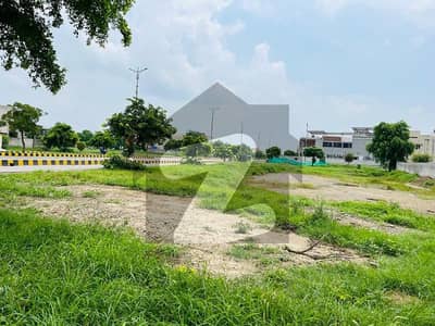 Direct Owner 1 Kanal 160 Feet Road Facing Park 2 Sided Open Plot 733 For Sale In Dha Phase 8 Block U
