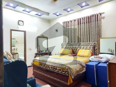 جوہر ٹاؤن لاہور میں 5 کمروں کا 14 مرلہ مکان 4.25 کروڑ میں برائے فروخت۔