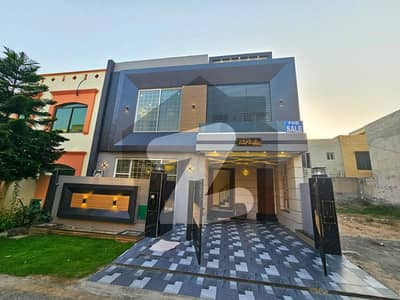 5.50 Marla Ideal Location Brand New House For Sale In Ali Block Bahria Town Lahore