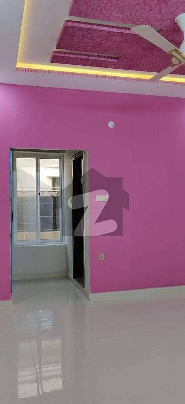 شیخ ملتون ٹاؤن مردان میں 6 کمروں کا 10 مرلہ مکان 3.9 کروڑ میں برائے فروخت۔