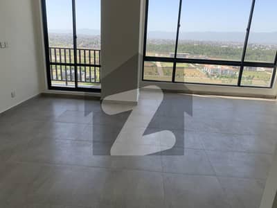 Gulberg Green Skypark One 
8th Floor 2762 Sqft Apartment For Sale
2 Bed Main Road Facing Corner 
Semi Furnished