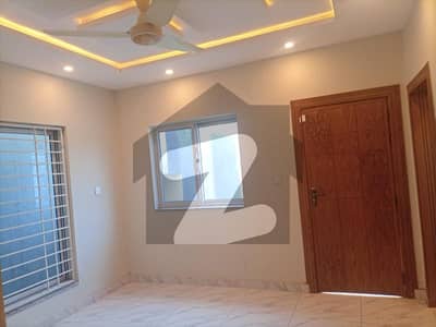 7 Marla Double Unit House 5 Bed Room With Attached Bath Drawing Dining Kitchen TV Lounge Servant Quarter