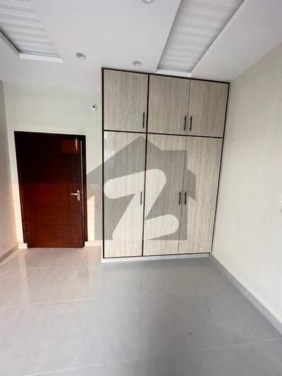 5 MARLA FLAT AVAILABLE FOR RENT IN JUBILEE TOWN LAHORE