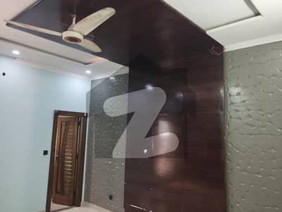 8 marla very beautiful hot location Best price full house for rent in Safari block bahria town lahore with Gass available