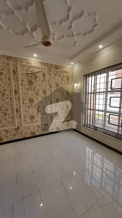 10 Marla VIP upper portion for rent in talha block bahria town Lahore