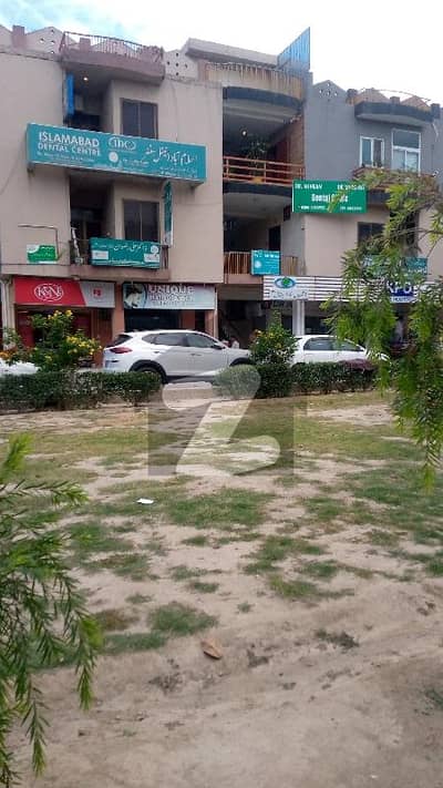 حیات آباد پشاور میں 3 کمروں کا 5 مرلہ فلیٹ 3.1 کروڑ میں برائے فروخت۔