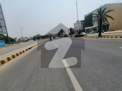 ڈی ایچ اے فیز 7 - بلاک ڈبلیو فیز 7,ڈیفنس (ڈی ایچ اے),لاہور میں 1 کنال رہائشی پلاٹ 5.4 کروڑ میں برائے فروخت۔