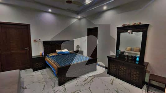 سینٹرل پارک ہاؤسنگ سکیم لاہور میں 6 کمروں کا 17 مرلہ مکان 4.5 کروڑ میں برائے فروخت۔