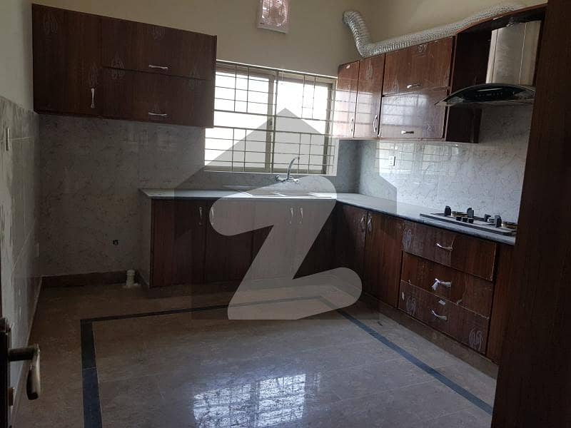 KANAL UPPER PORTION FULLY FURNISHED NEAR TO MARKET