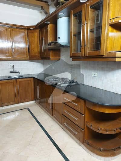KANAL UPPER PORTION FULLY FURNISHED NEAR TO MARKET