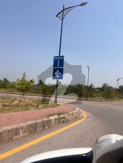 5 Marla Plot For Sale In Very Ideal Location On Lowest Price