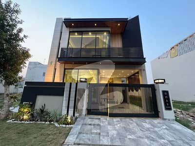 5 Marla Beautiful Modern Design House For Sale In Best Location DHA