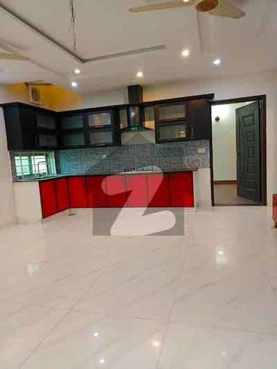 10 MARLA UPPER PORTION AVAILABLE FOR RENT IN DHA RAHBER SECTOR 1 BLOCK C