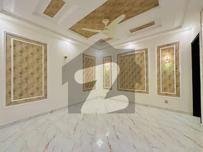 10 Marla Brand New 5th Floor Luxury Apartment For Rent In Askari 11