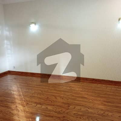 New Portion For Rent 2nd Floor with roof
240 Square Yard