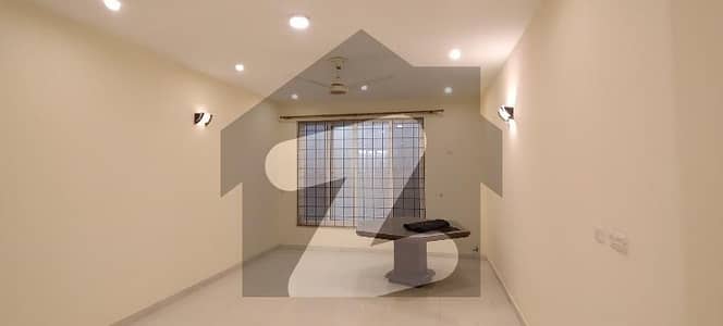 Lower Portion Of 1 Kanal In DHA Phase 2 - Sector G For rent