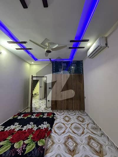 لاہور میڈیکل ہاؤسنگ سوسائٹی لاہور میں 3 کمروں کا 4 مرلہ مکان 1.65 کروڑ میں برائے فروخت۔