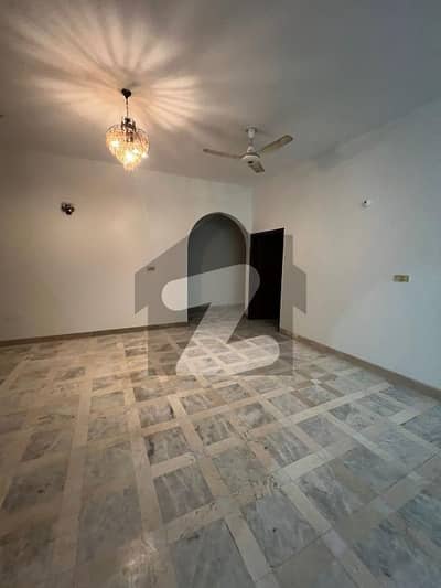 independent 400yd double story house for rent Johar block 2