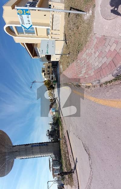 12Marla Corner plot ideal location Walking distance from park, Commercial & Mosque