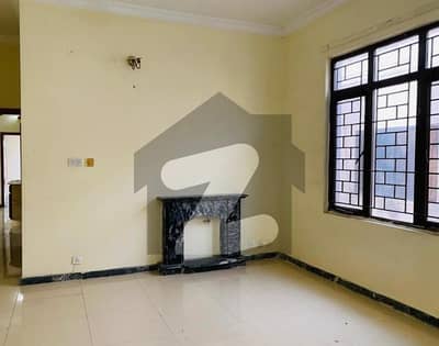 F11 separate upper portion available for rent in beautiful location park facing