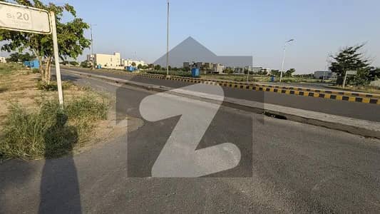 ڈی ایچ اے فیز 7 - بلاک یو فیز 7,ڈیفنس (ڈی ایچ اے),لاہور میں 1 کنال رہائشی پلاٹ 2.8 کروڑ میں برائے فروخت۔
