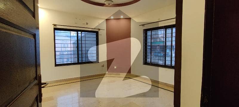 E 11 1 Kanal Orginal Pic Upper Portion 3 Bed 3 Bath Drawing Dinning Tv Lounge Kitchen Separate Gate All Facilities Available