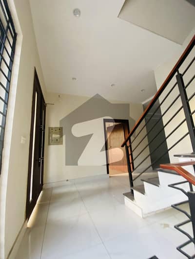10 Marla Upper Portion 10 by 10 Condition House available For Rent In Wapda Town.
