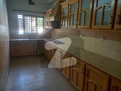 Well Maintained 8 Marla Upper Portion for Rent