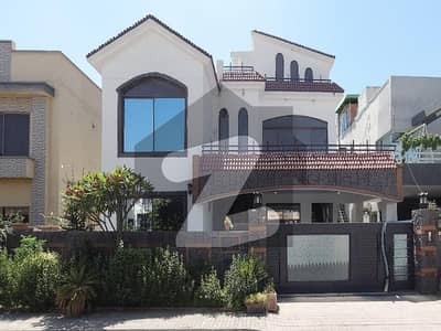 ONE KANAL USED HOUSE FULLY RENOVATED FOR SALE IN PRIME LOCATION OF BAHRIA TOWN