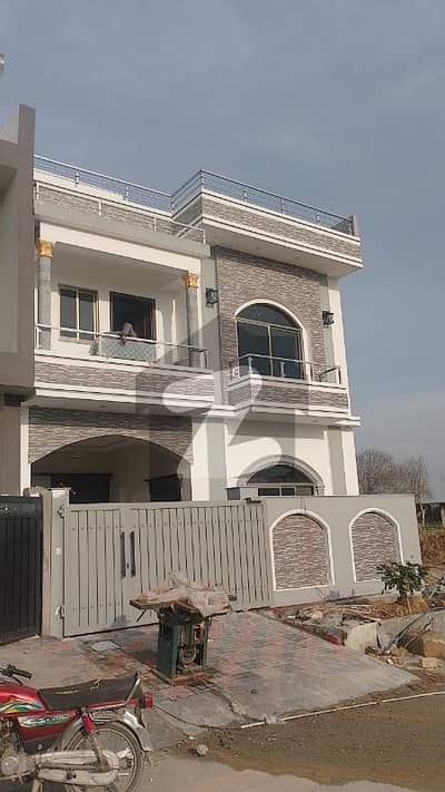 Brand New Beautiful House For Sale 
Faisal Town phase-I 
C/Block