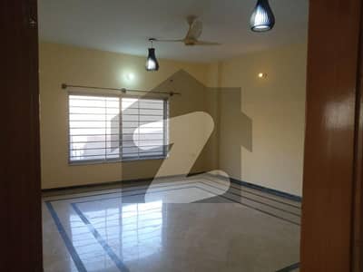 in p w d 10marla House 5bedroom with servant room rent 1 lac