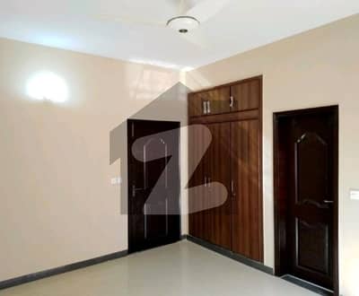 2239 Square Feet Flat Ideally Situated In Askari 5
