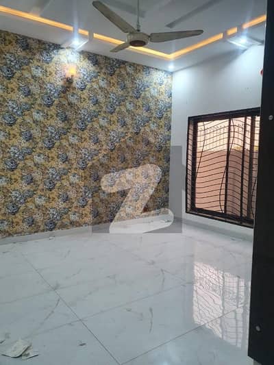 10 Marla Full House For Rent In DHA Phase 1.
4 Beds With Attached Bath, Daring, Daning,1 Kitchen And Sarvent.