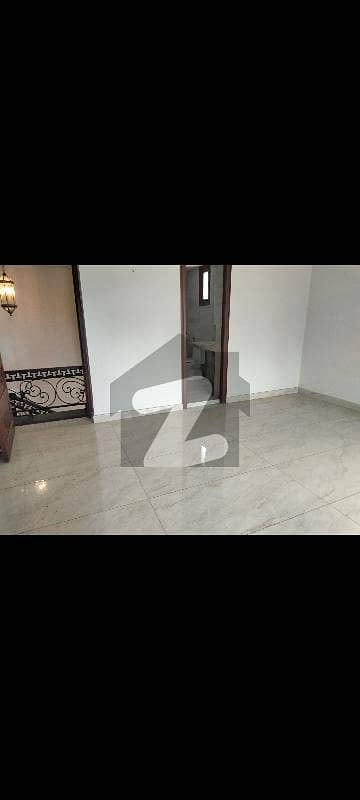 ماڈل ٹاؤن ایکسٹینشن ماڈل ٹاؤن,لاہور میں 4 کمروں کا 10 مرلہ مکان 1.35 لاکھ میں کرایہ پر دستیاب ہے۔