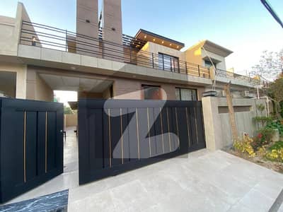 10 Marla Slightly Used Funished Modern House For Sale At Hot Location Near Khaadi & Hardees