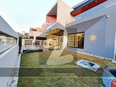 بحریہ ٹاؤن فیز 3 بحریہ ٹاؤن راولپنڈی,راولپنڈی میں 6 کمروں کا 1 کنال مکان 12.0 کروڑ میں برائے فروخت۔