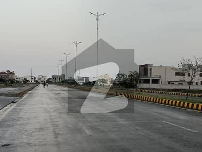 ڈی ایچ اے فیز 7 - بلاک یو فیز 7,ڈیفنس (ڈی ایچ اے),لاہور میں 1 کنال رہائشی پلاٹ 2.55 کروڑ میں برائے فروخت۔