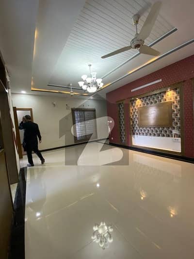 10 Marla beautiful house for rent in ideal location of Islamabad