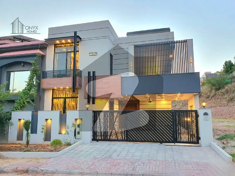 Luxurious 10 Marla House In Bahria Overseas Sector