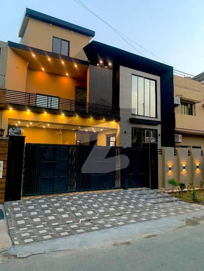 10 Marla Brand New Ultra Modern Design House For Sale In Wapda Town