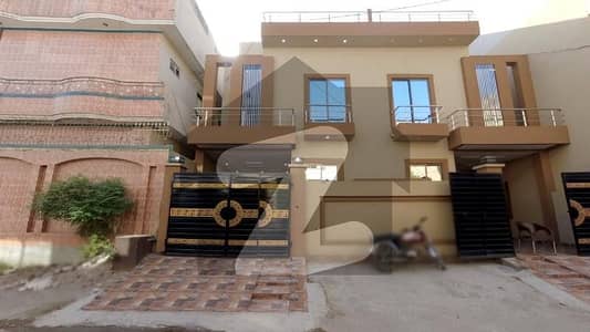 نواب ٹاؤن لاہور میں 4 کمروں کا 5 مرلہ مکان 2.2 کروڑ میں برائے فروخت۔