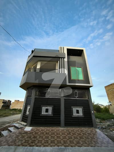 ریگی ماڈل ٹاؤن فیز 3 ریگی ماڈل ٹاؤن,پشاور میں 8 کمروں کا 5 مرلہ مکان 2.65 کروڑ میں برائے فروخت۔