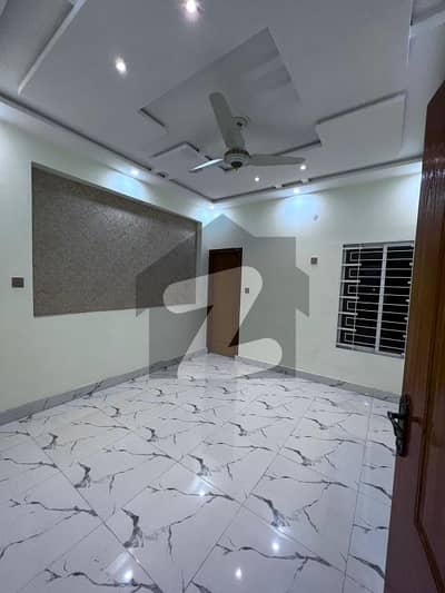 بسم اللہ ہاؤسنگ سکیم جی ٹی روڈ,لاہور میں 4 کمروں کا 5 مرلہ مکان 1.5 کروڑ میں برائے فروخت۔
